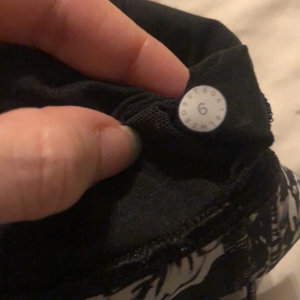 Lululemon Energy Bra in Painted Paisley size 6